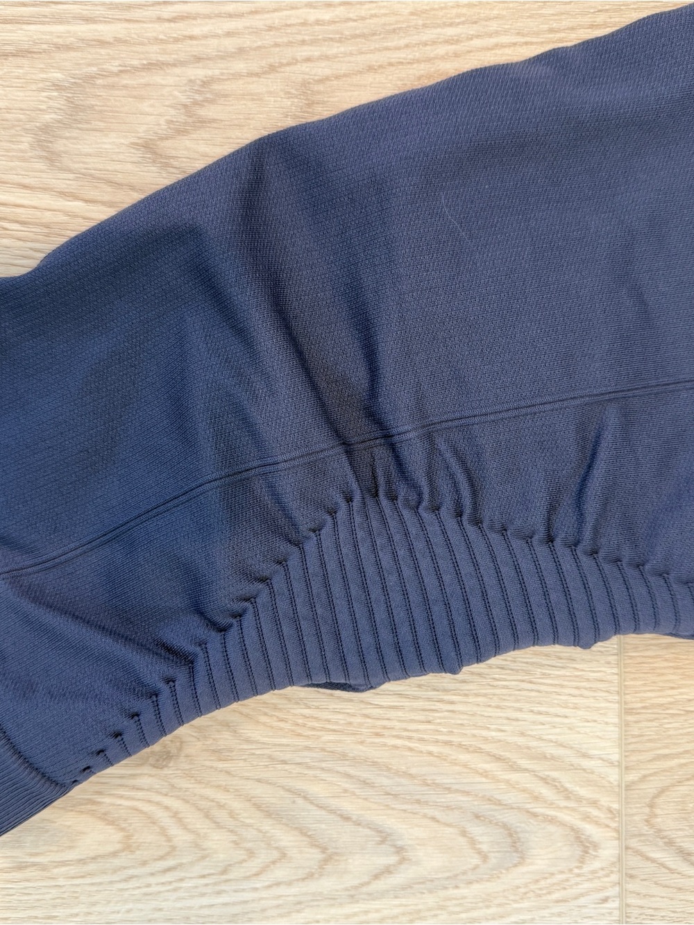 lululemon athletica Navy Seamless Cropped Capris 8 - Picture 9 of 10
